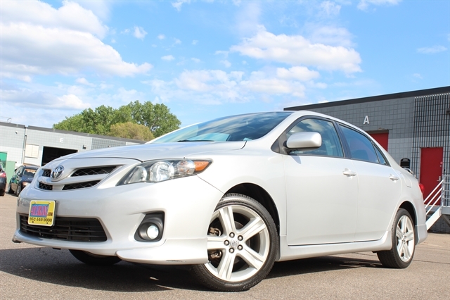 2013 Toyota Corolla S's photo