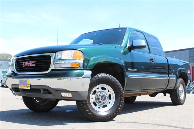 2002 GMC Sierra 2500 SLT 4X4 Extended Cab Swb's photo