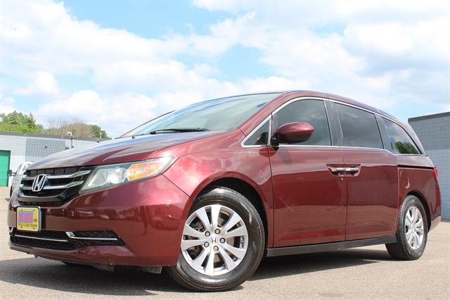 2016 Honda Odyssey SE's photo