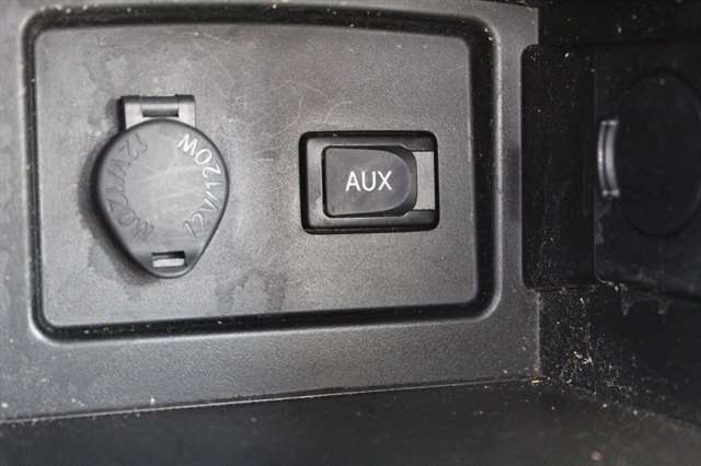 2011 Toyota Camry LE - Photo 11