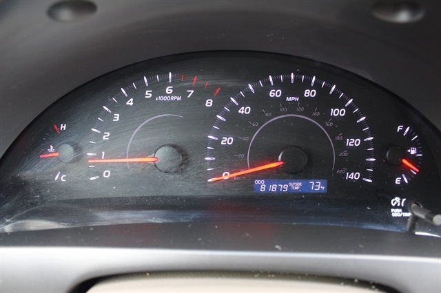 2011 Toyota Camry LE - Photo 15