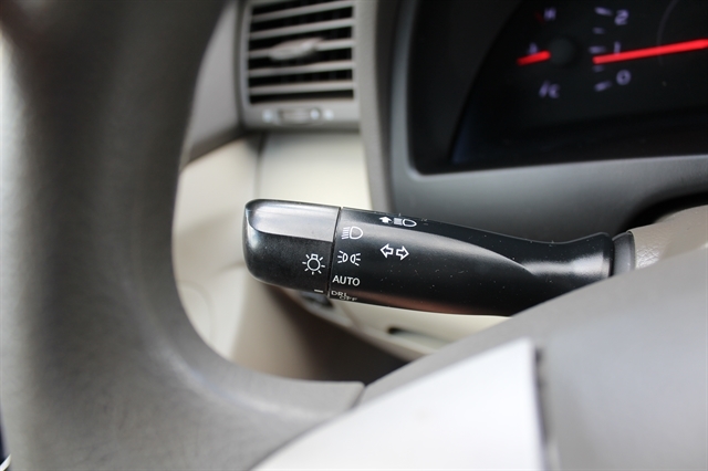 2011 Toyota Camry LE - Photo 16