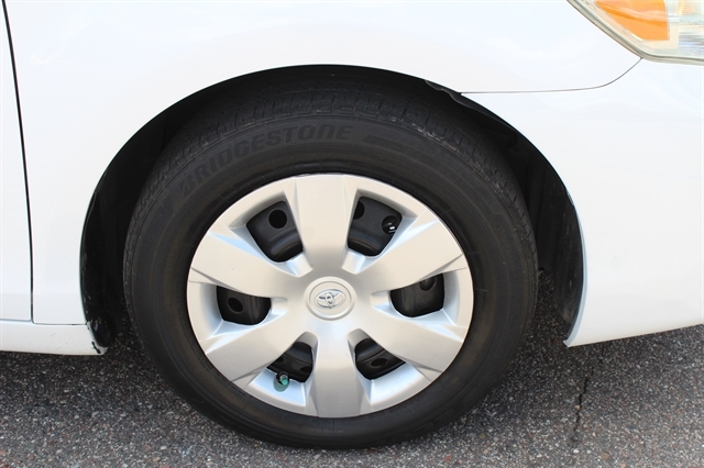 2011 Toyota Camry LE - Photo 33