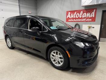 2022 Chrysler Voyager