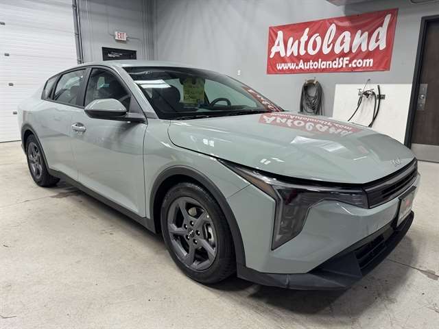 2025 Kia K4 LXS AT's photo