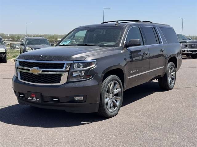 2018 Chevrolet Suburban 4WD 1500 LT's photo