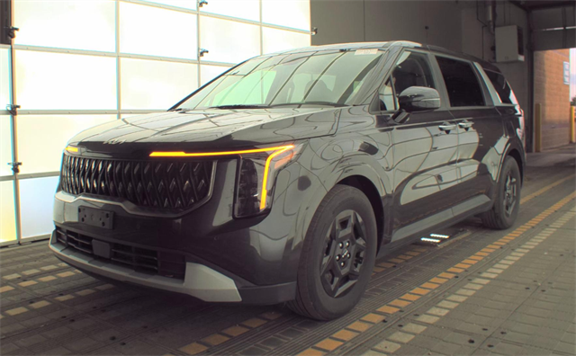 2025 Kia Sedona LXS's photo