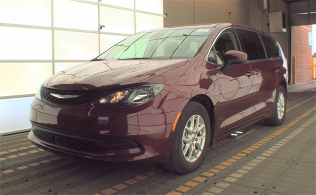 2023 Chrysler Voyager LX's photo