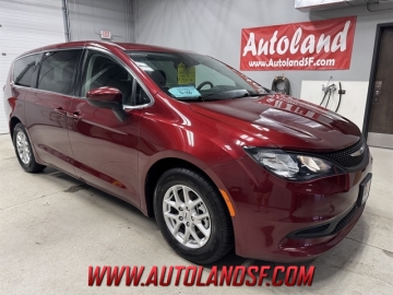 2023 CHRYSLER VOYAGER