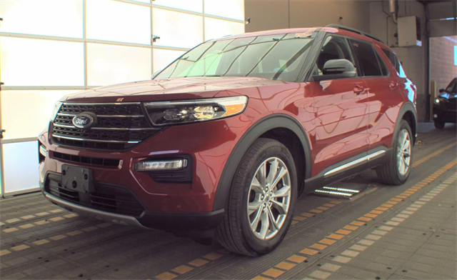 2023 Ford Explorer XLT 4WD's photo