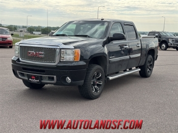 2011 GMC Sierra 4WD Crew Cab Short Box's photo