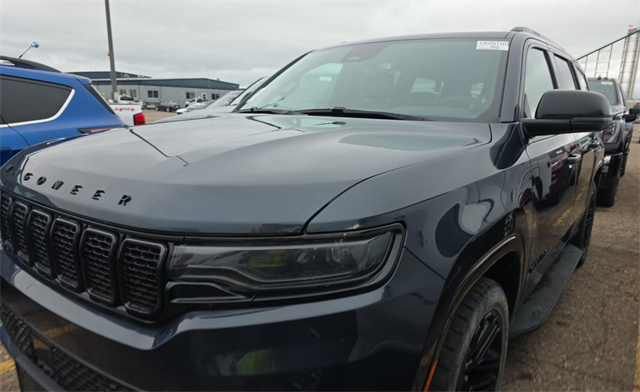 2023 Jeep Wagoneer Series II Carbide's photo