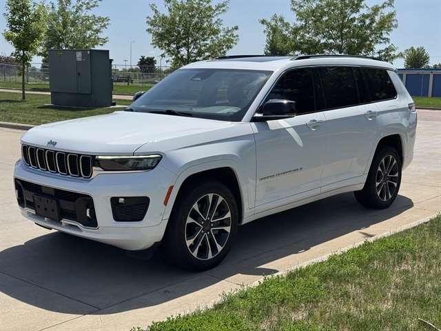 2021 Jeep Grand Cherokee L Overland's photo
