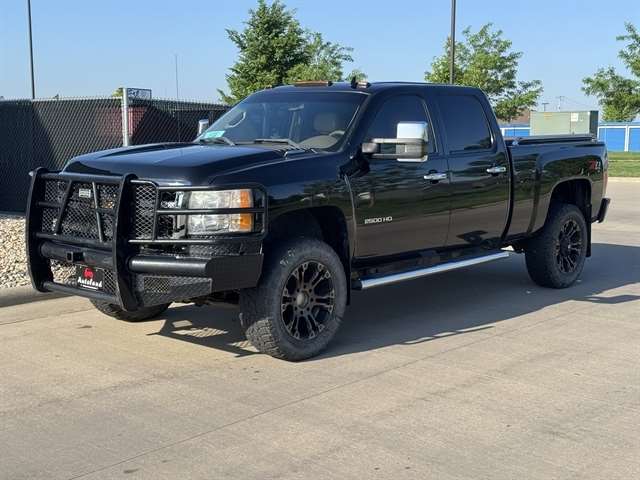 2019 Chevrolet Silverado HD LT 4WD Crew Cab Standard Box's photo