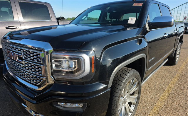 2018 GMC Sierra 4WD Crew Cab Short Box's photo