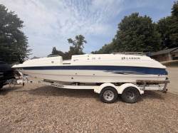 2000 LARSON 233 ESCAPE
