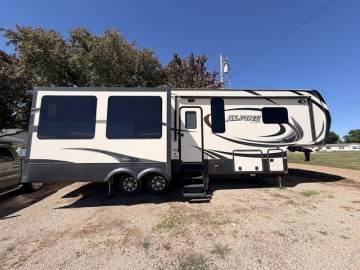 2015 KEYSTONE ALPINE 3011 RE