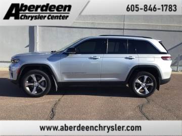 2023 JEEP GRAND CHEROKEE