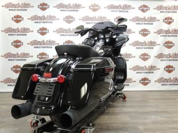 2016 HARLEY-DAVIDSON® FLTRXS