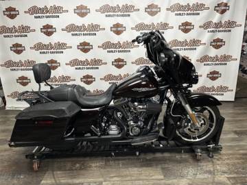 2011 HARLEY-DAVIDSON® FLHX