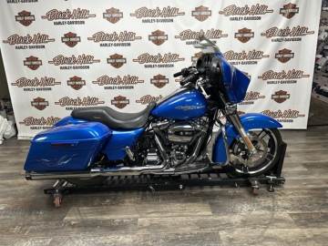 2018 HARLEY-DAVIDSON® FLHX - STREET GLIDE®
