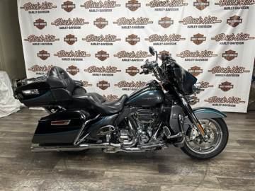 2015 HARLEY-DAVIDSON® FLHTKSE - CVO™ LIMITED