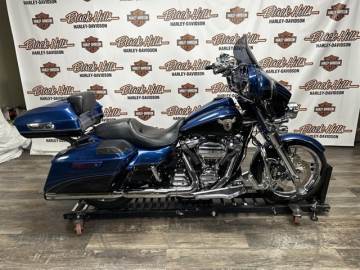 2018 HARLEY-DAVIDSON® FLHX - STREET GLIDE®