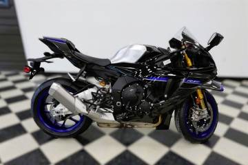 2026 YAMAHA YZF-R1
