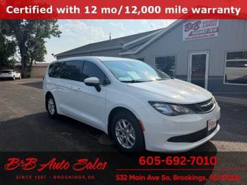 2023 CHRYSLER VOYAGER