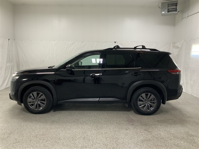 2024 Nissan Pathfinder SV 4WD's photo