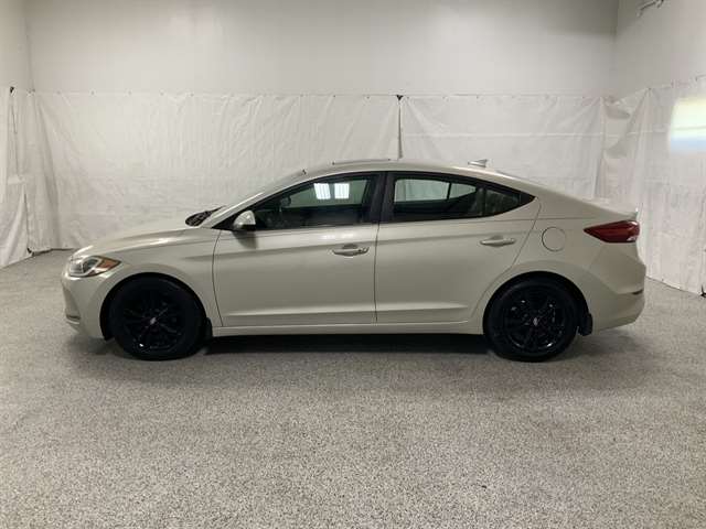 2018 Hyundai Elantra 1.8 Value Edition A/T's photo