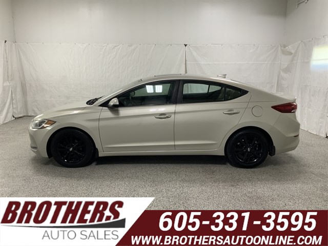 2018 Hyundai Elantra 1.8 Value Edition A/T's photo