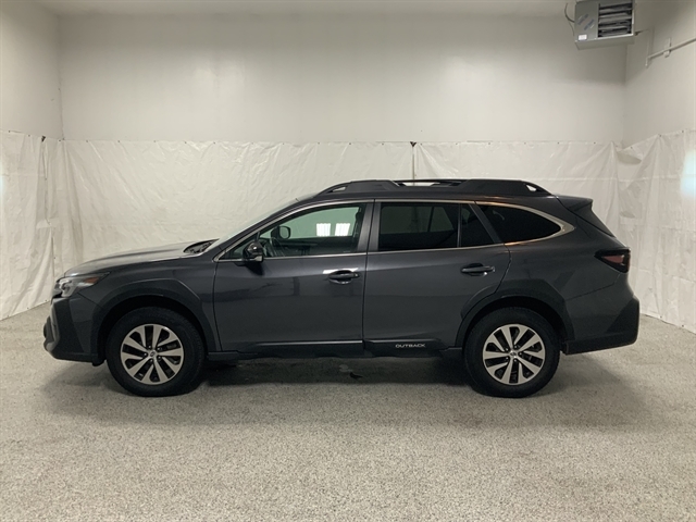 2024 Subaru Outback Premium's photo