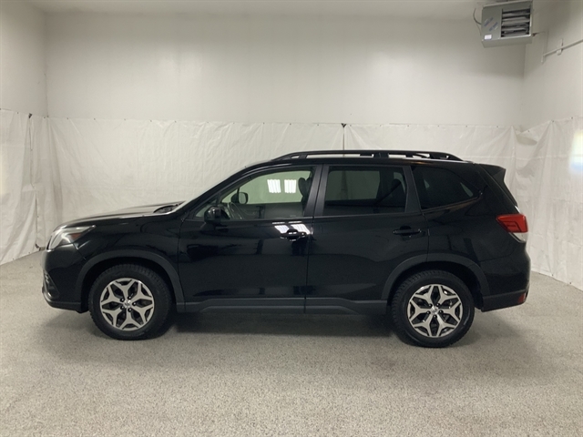 2024 Subaru Forester Premium's photo