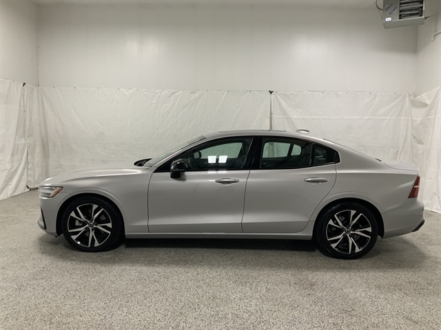 2023 Volvo S60 B5 Core Dark Theme AWD's photo