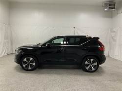 2024 VOLVO XC40