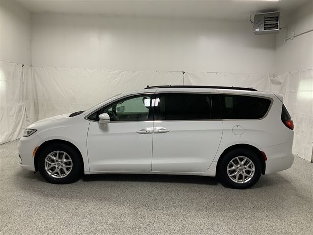2023 Chrysler Pacifica Touring L - Photo 13