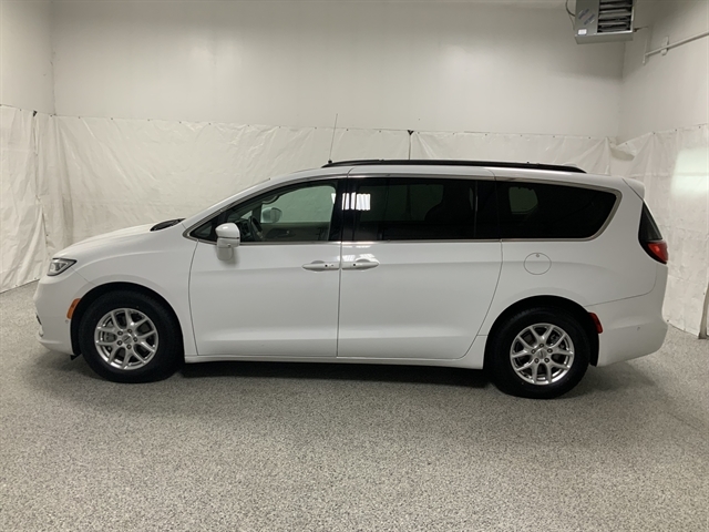 2023 Chrysler Pacifica Touring L - Photo 14