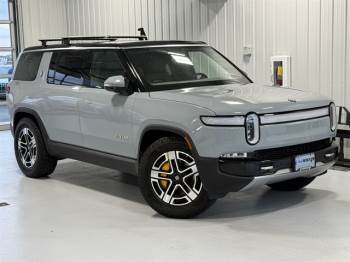 2023 Rivian R1S