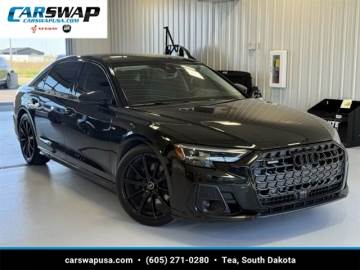 2022 AUDI A8