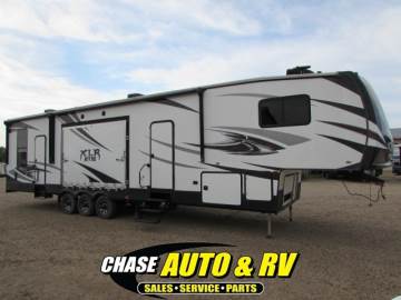 2018 XLR TOY HAULER NITRO F42DS5