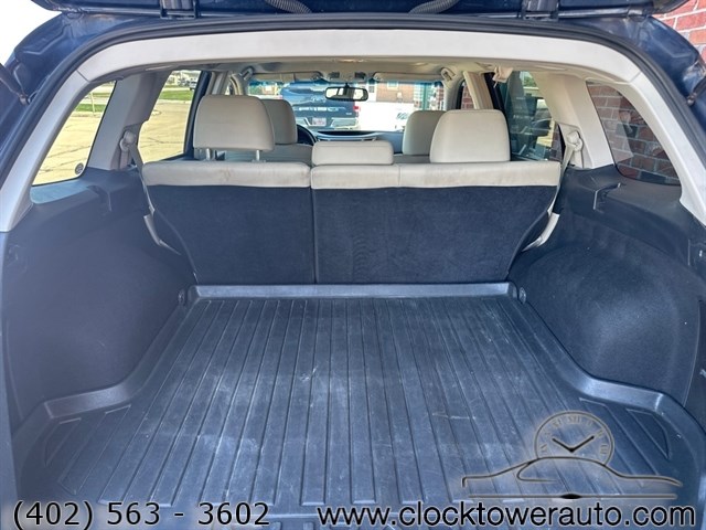 2012 Subaru Outback 2.5i Limited photo 6
