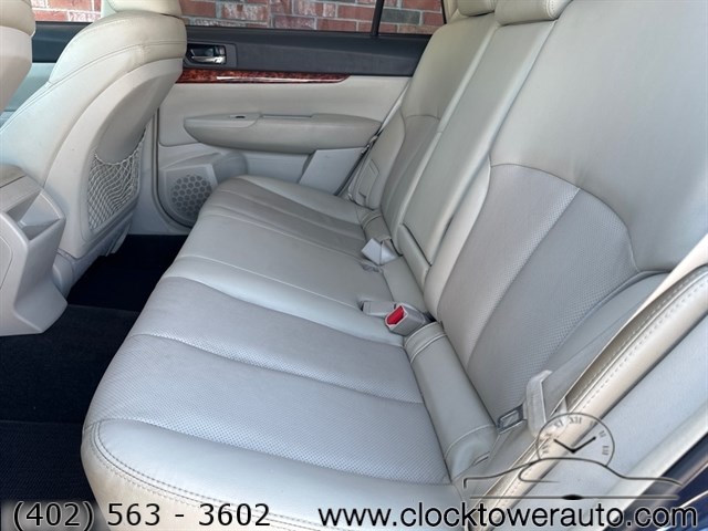 2012 Subaru Outback 2.5i Limited photo 7