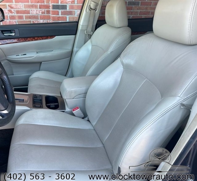 2012 Subaru Outback 2.5i Limited photo 8