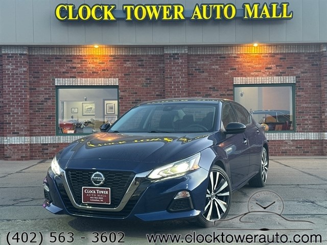 2022 Nissan Altima SR