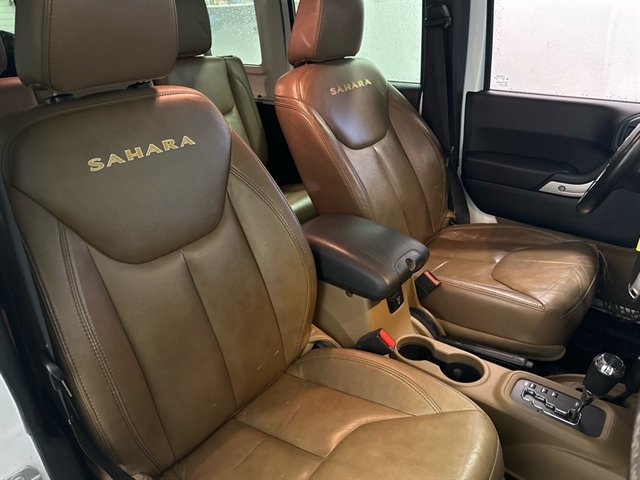 2015 Jeep Wrangler Unlimited Sahara - Photo 10