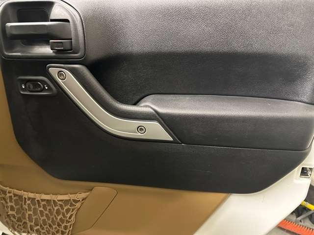 2015 Jeep Wrangler Unlimited Sahara - Photo 11
