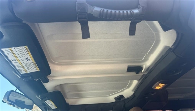 2015 Jeep Wrangler Unlimited Sahara - Photo 20