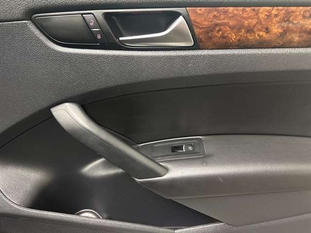 2013 Volkswagen Passat SEL - Photo 11