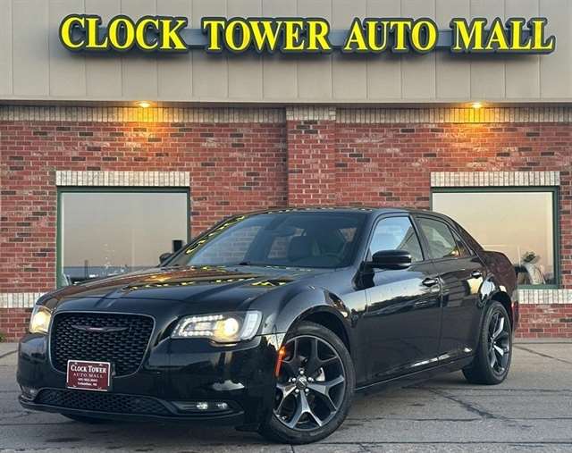 2023 Chrysler 300 S's photo